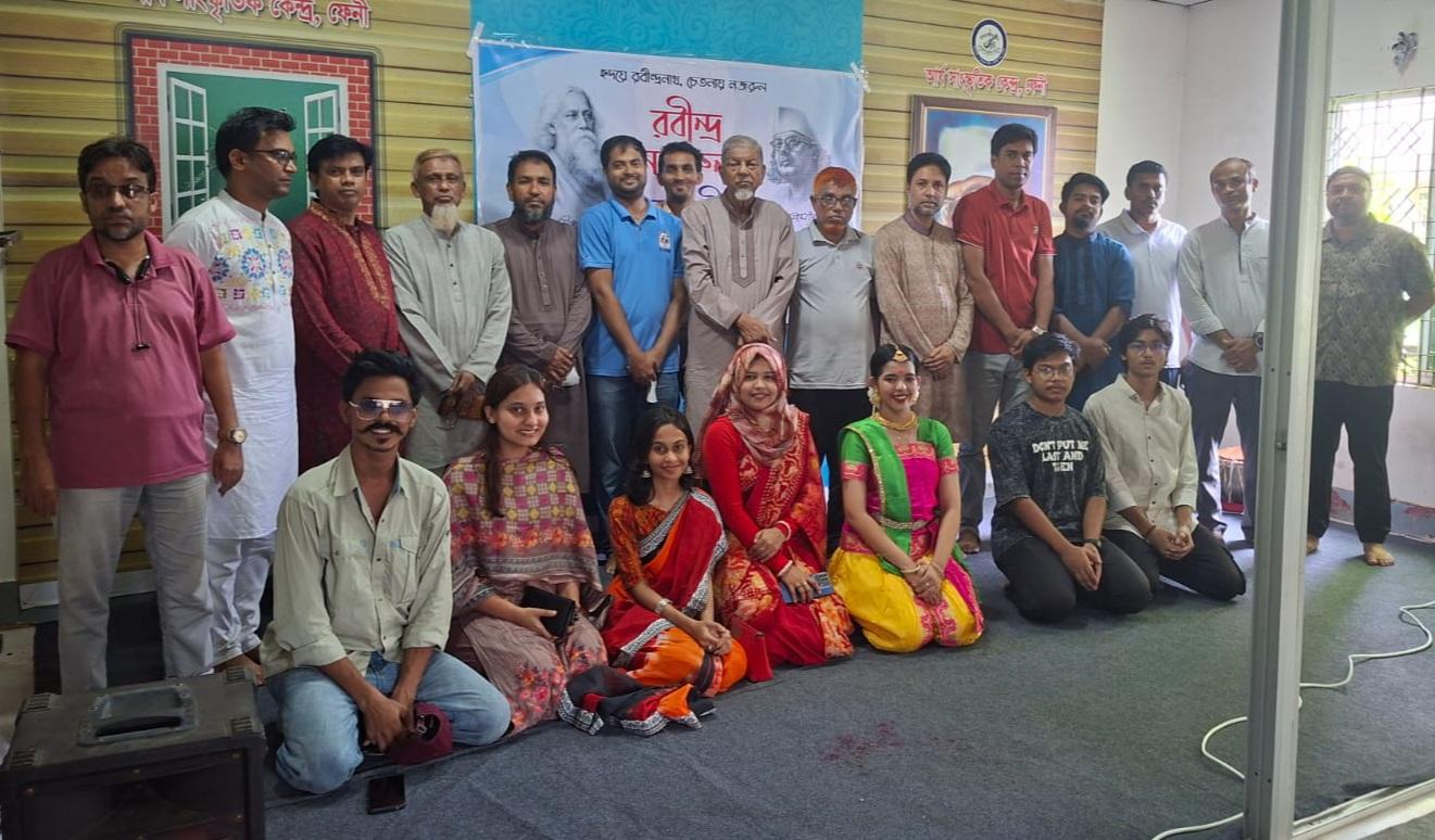 ফেনীতে বন্ধুসভার রবীন্দ্র-নজরুল জয়ন্তী কবিদ্বয়ের জীবনী পাঠ, গান, নাচ, আবৃত্তিতে বর্ষাস্নাত দুপুর উদযাপন